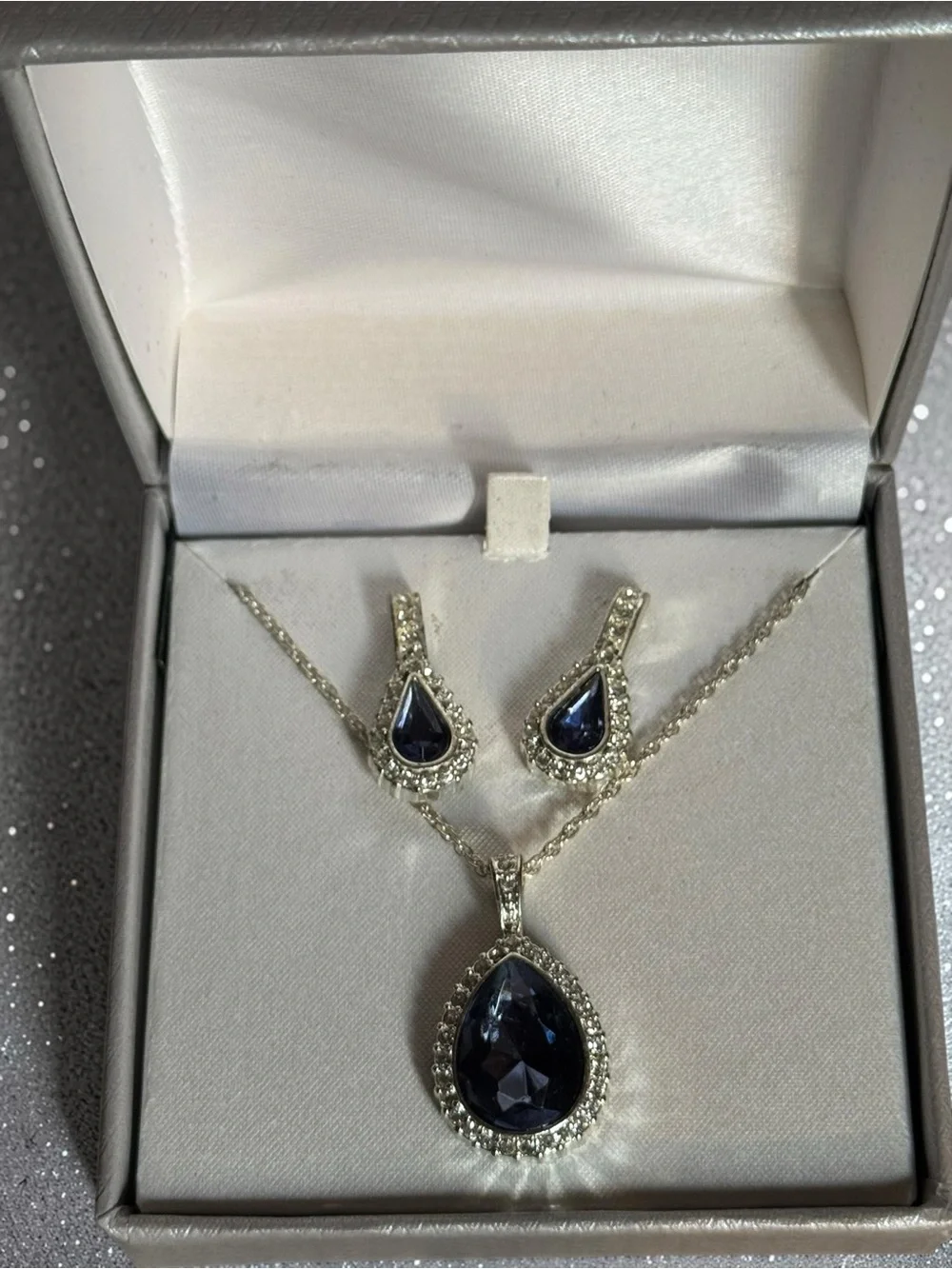 Elegant Teardrop Blue Crystal Necklace & Earring Set - Silver